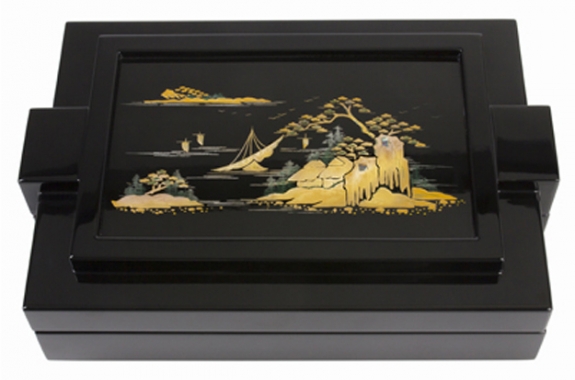 Japanese style lacquer pen box